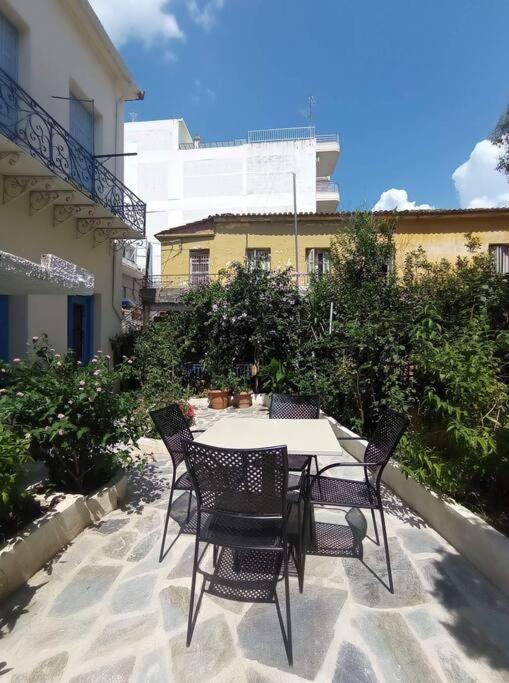 The -300 -A Centrally Located Heritage Home Sparta Exterior foto